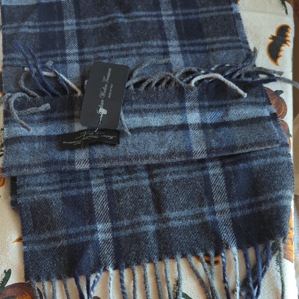 Nwt Wool Navy Plaid Men's Scarf by